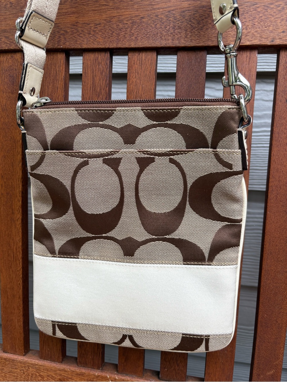 Coach 41207 Khaki RARE White Nylon Stripe Small Swingpack Patent Y2K